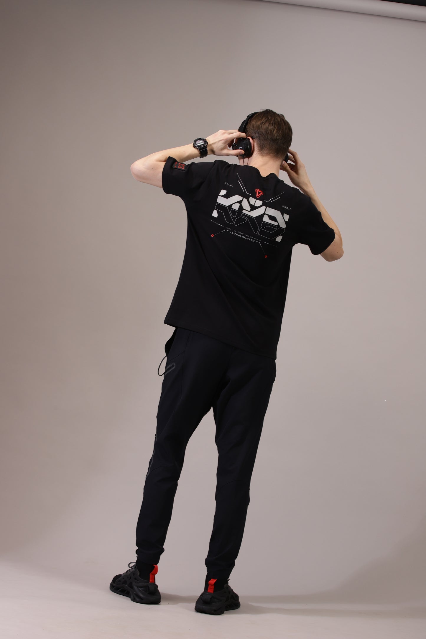 F77 UVA BLACK