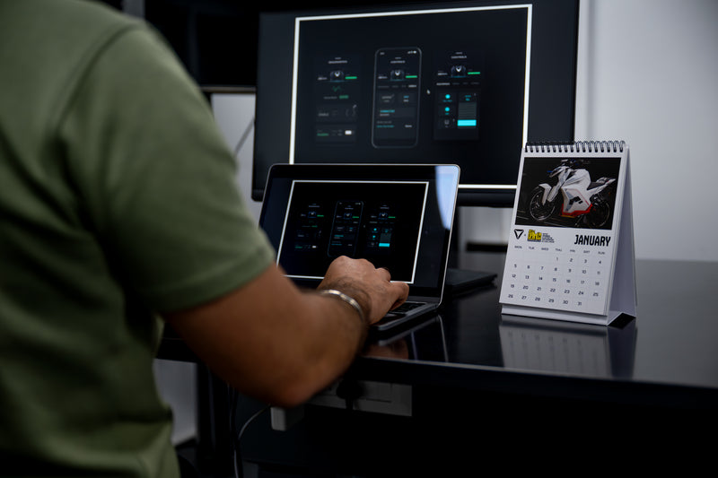 UV x AOMO 2026 DESK CALENDAR